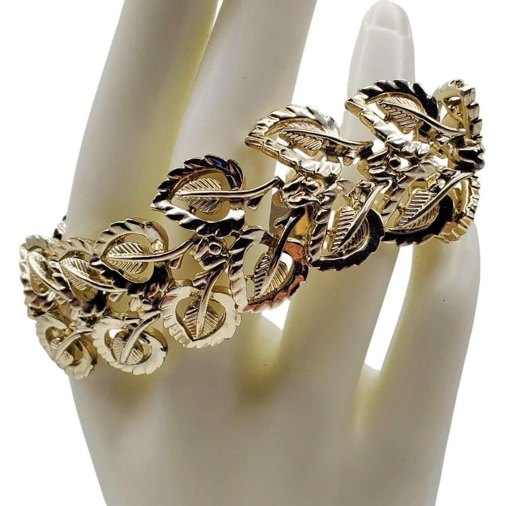 Coro Bracelet Pale Gold Tone Pegasus Leaf Open Link Chunky Vintage 60s Stackable